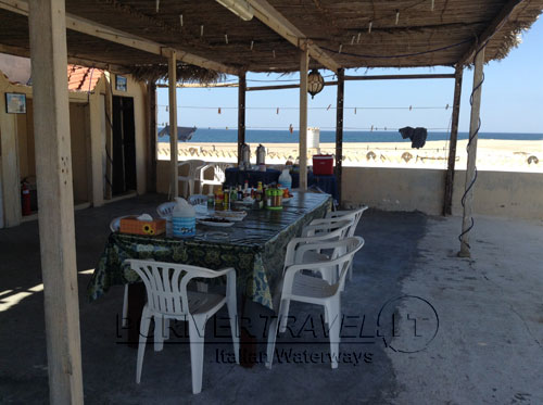 Lodge sull' Isola nel Mar Arabico, Sud Oman.